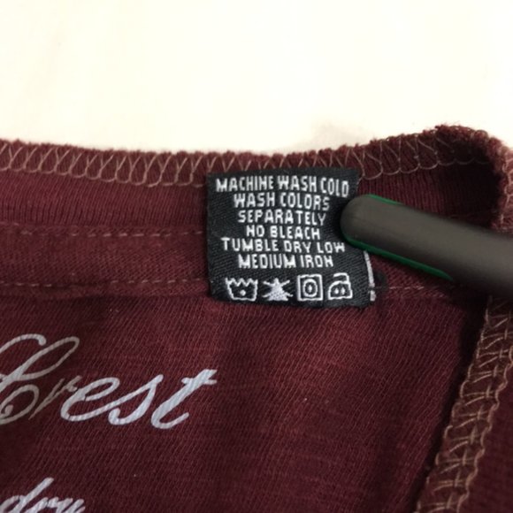 NWOT, English Laundry, Men, Y-Neck style Tee shirt, short sleeve, Maroon Red, L - Picture 8 of 9